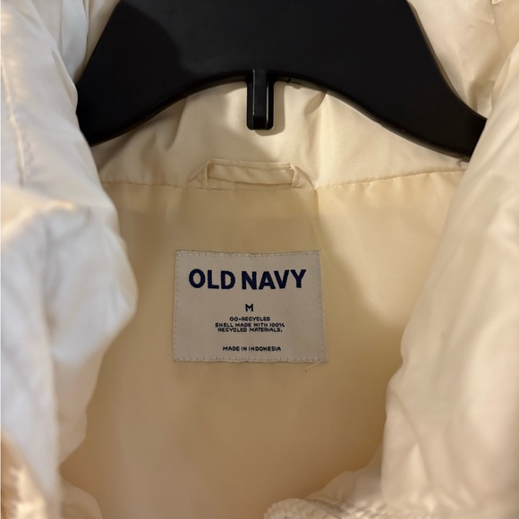 Old Navy Ivory Quilted Vest - Picture 3 of 4